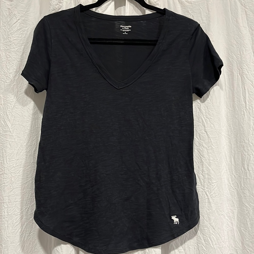 Black tee
